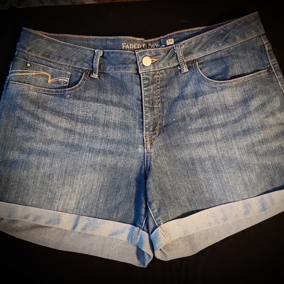 Pants - Womens Shorts Size 16